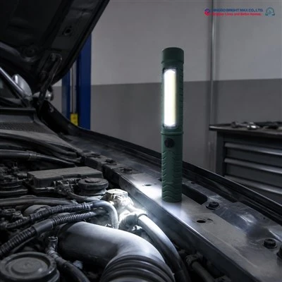 Batteridriven bärbar arbetslampa